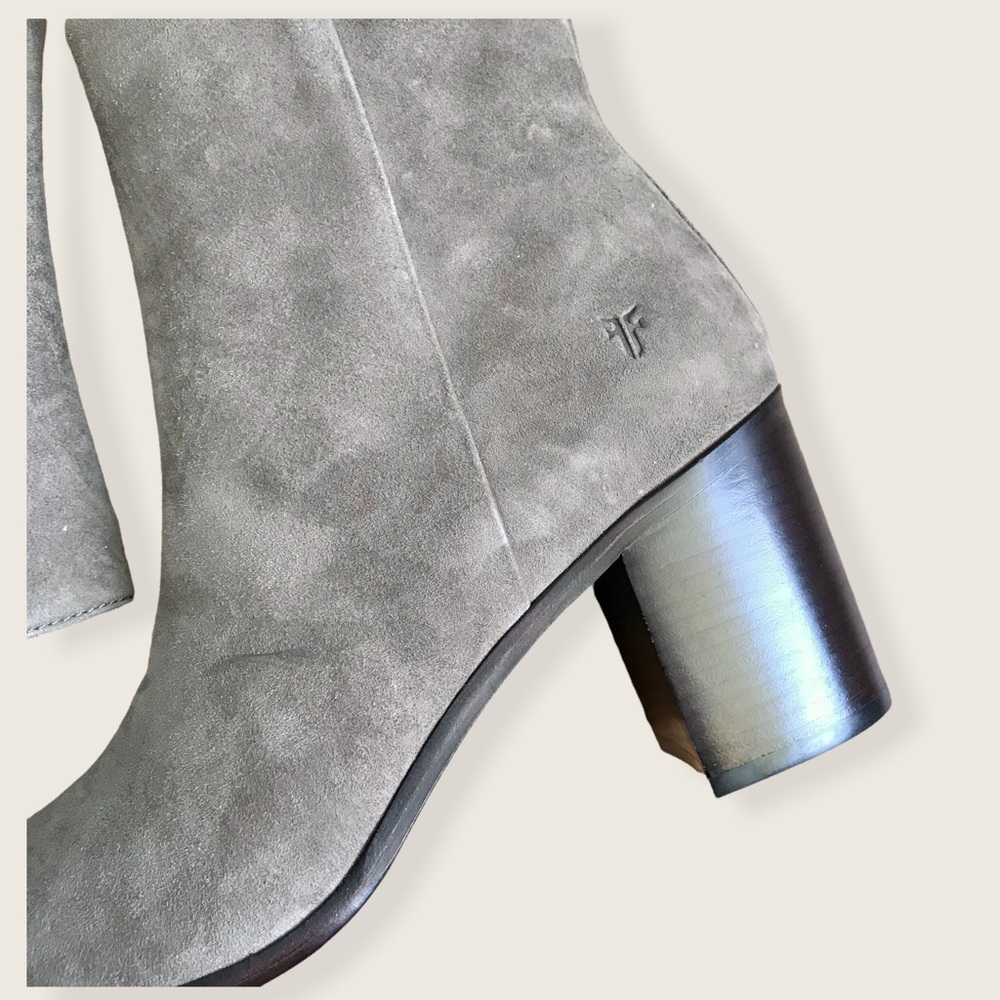 Frye Julia Taupe/Beige Genuine Suede Leather Block Chunky Heel Ankle Booties - Picture 10 of 12